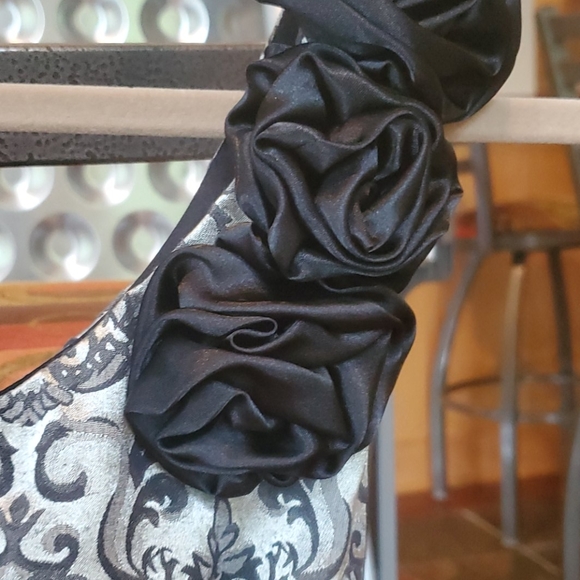 Xtraordinary Asymmetrical Mini Dress - Picture 4 of 5